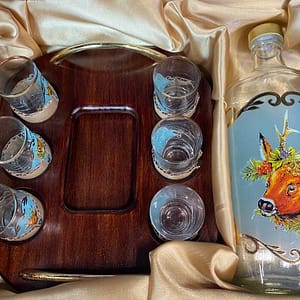 343716746_595186049069580_990295922272797782_n Viinapitside komplekt puidust alusel, värviline